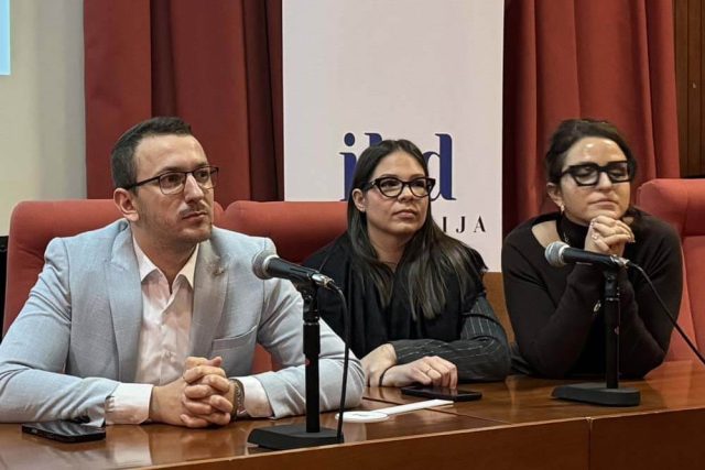 Velika škola malih molekula